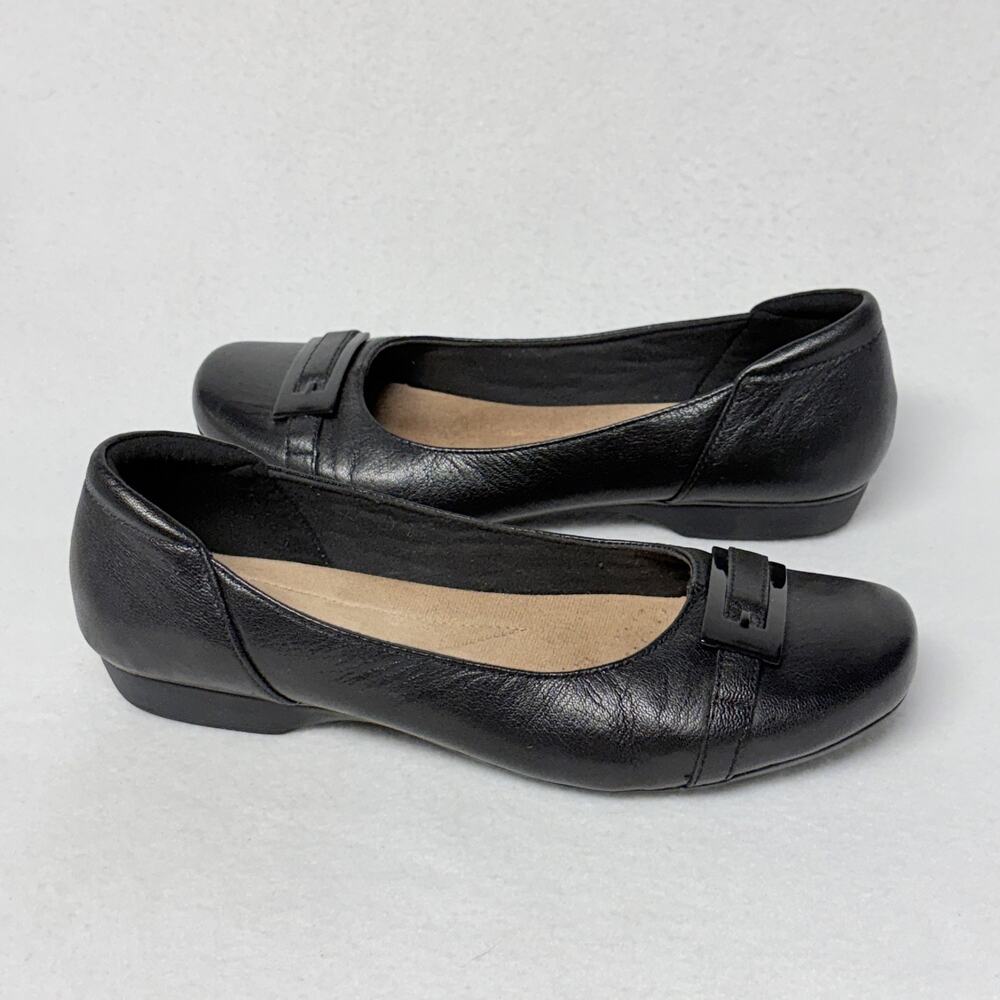 Clarks Shoes Womens 9.5 Black Faux Leather Cushion Comfort Flats Slip On Loafer